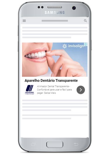 Smartphone com anúncio de links patrocinados com imagem para a Odontoclinic Vila Nova Conceição